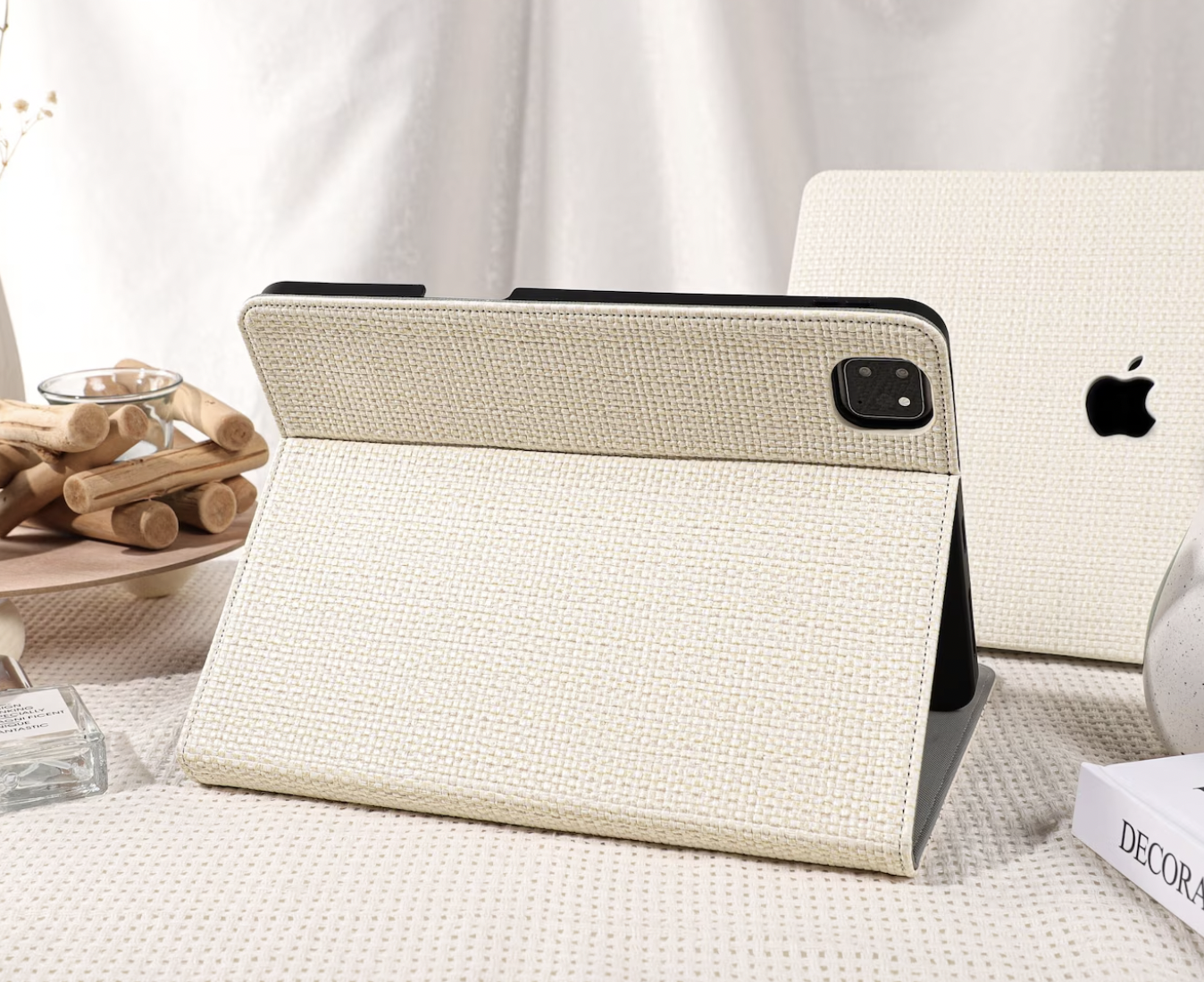 15. Rustic Weave Case