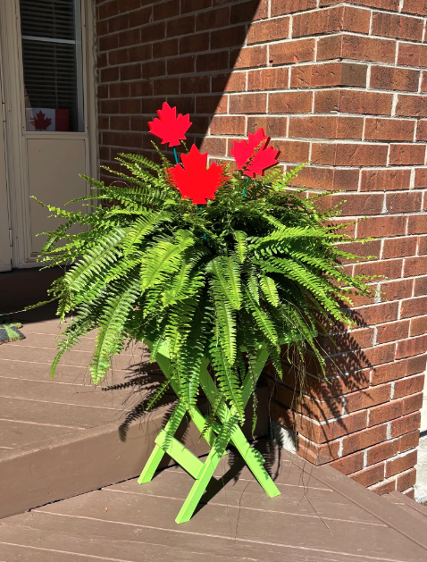 16. Maple leaf planter sticks